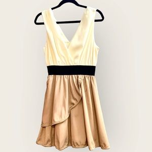 ISSI sleeveless mini deep V dress Size L